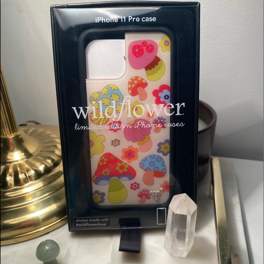wildflower mushroom phone case 11 pro